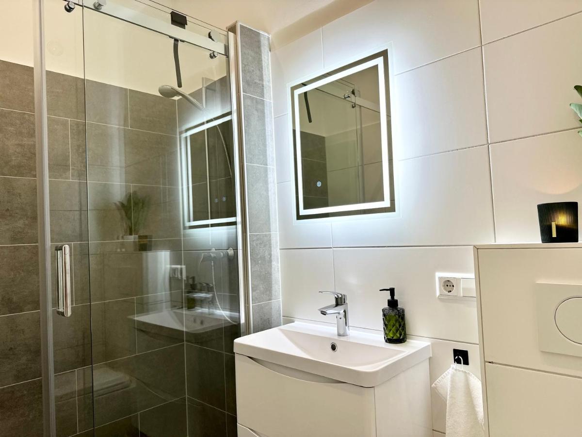Mystay: Zentral I Design I Prime I Gaeste Wc ไฮเดลเบิร์ก ภายนอก รูปภาพ